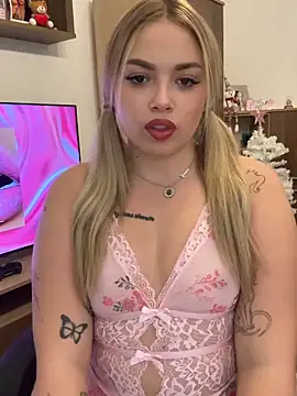 Snapshot of Ibolya_7 chatting on 12.13.25 Ibolya 7 online show from 12.13.25