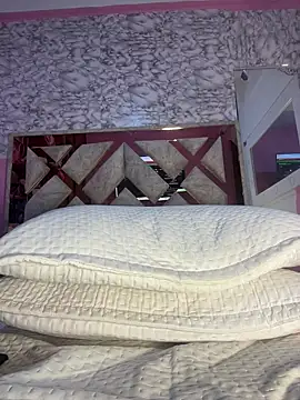 valeryfox   online show from 11.27.25