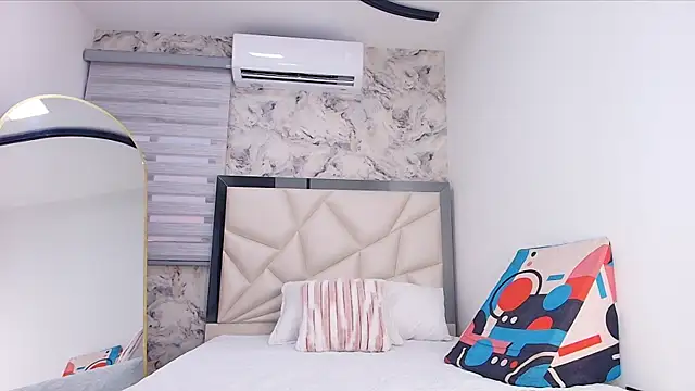 lili jhonson online show from 11.28.25