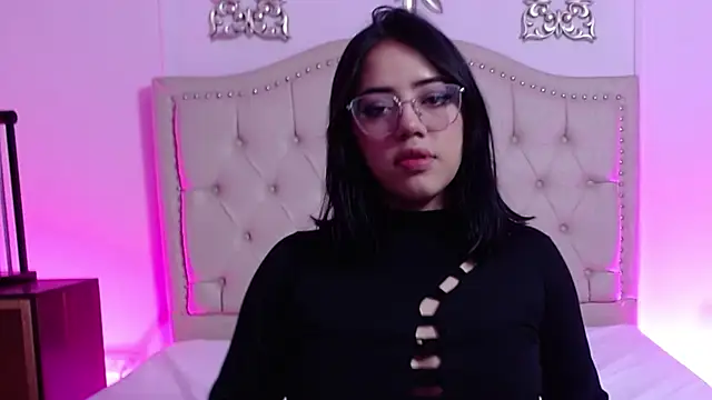 Snapshot of Lia_Lean chatting on 11.29.25 Lia Lean online show from 11.29.25