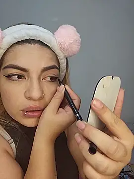 mila curvy online show from 12.15.25