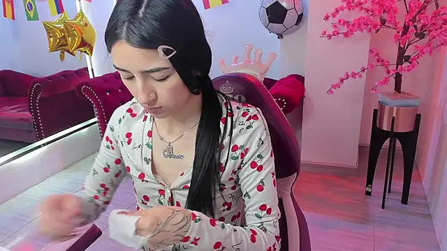 Emily andrews online show from 07.15.26