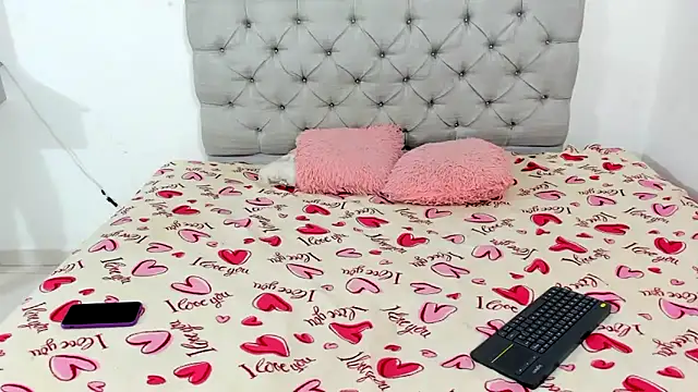 Snapshot of Briitney_tovar chatting on 12.16.25 Briitney tovar online show from 12.16.25