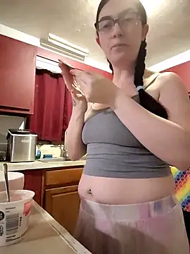 LaylaLucis online show from 04.14.26