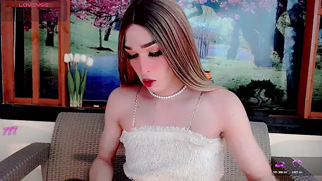 Snapshot of britanny_noroeste chatting on 06.14.26 britanny noroeste online show from 06.14.26