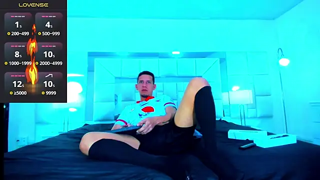 Snapshot of Sebastian_Smith__ chatting on 11.30.25 Sebastian Smith online show from 11.30.25