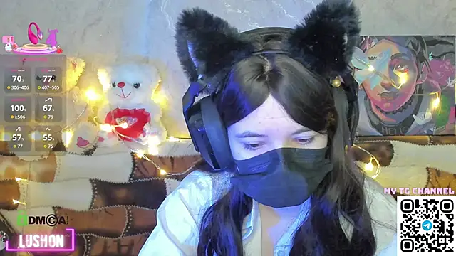 Snapshot of Ollie_Baird chatting on 11.25.25 Ollie Baird online show from 11.25.25