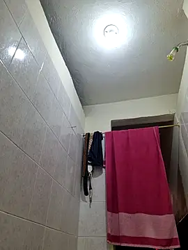 Snapshot of Monitaxhot chatting on 11.22.25 Monitaxhot online show from 11.22.25