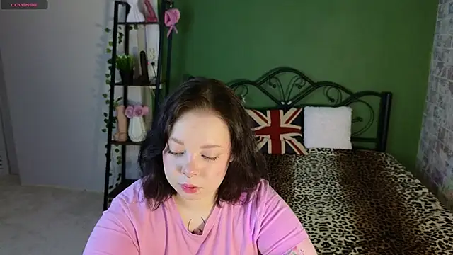 Snapshot of Vlada_vv chatting on 04.24.26 Vlada vv online show from 04.24.26