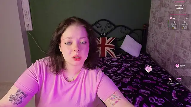 Snapshot of Vlada_vv chatting on 05.14.26 Vlada vv online show from 05.14.26