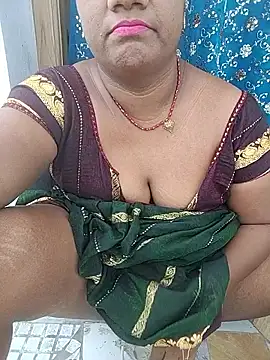 Snapshot of Desicouple1706 chatting on 12.19.25 Desicouple1706 online show from 12.19.25