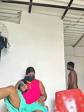 Snapshot of Desicouple1706 chatting on 01.06.26 Desicouple1706 online show from 01.06.26