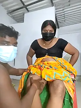 Snapshot of Desicouple1706 chatting on 01.13.26 Desicouple1706 online show from 01.13.26