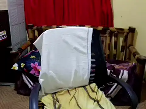 Snapshot of lovelyxmorena chatting on 02.15.26 lovelyxmorena online show from 02.15.26