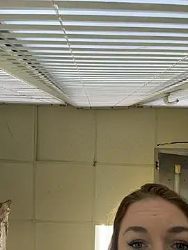 Snapshot of VaryaRose chatting on 12.01.25 VaryaRose online show from 12.01.25