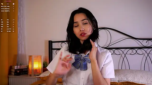 StaciaBratz online show from 11.30.25