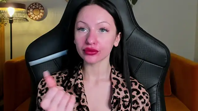 NaomiBlakes online show from 12.05.25