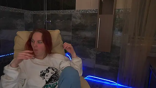 Snapshot of Sun_Shine_Lola chatting on 11.24.25 Sun Shine Lola online show from 11.24.25