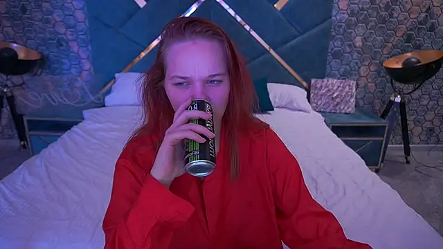 Snapshot of Sun_Shine_Lola chatting on 11.26.25 Sun Shine Lola online show from 11.26.25