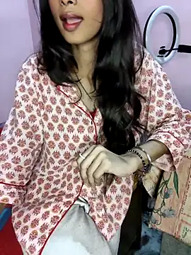 Snapshot of -AYUSHI01 chatting on 12.23.25 -AYUSHI01 online show from 12.23.25