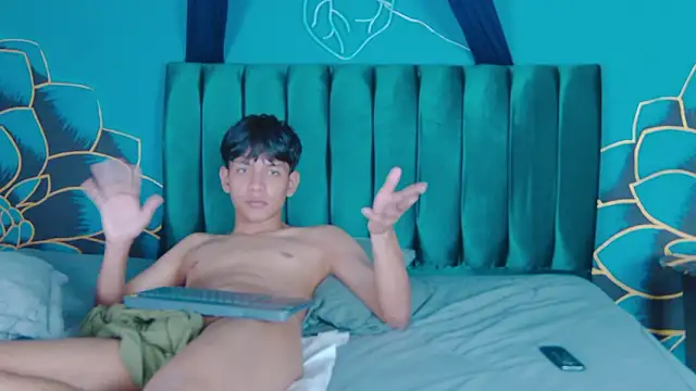 Snapshot of Liam_Sinclair chatting on 01.31.26 Liam Sinclair online show from 01.31.26