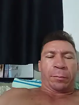 Snapshot of RobertoLuiz84 chatting on 06.04.26 RobertoLuiz84 online show from 06.04.26