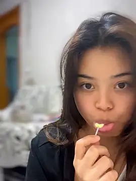 Toffee-00 online show from 04.12.26