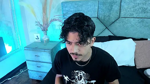 Snapshot of NicolaiKarav chatting on 06.08.26 NicolaiKarav online show from 06.08.26