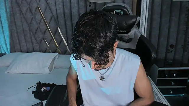 Snapshot of NicolaiKarav chatting on 06.11.26 NicolaiKarav online show from 06.11.26