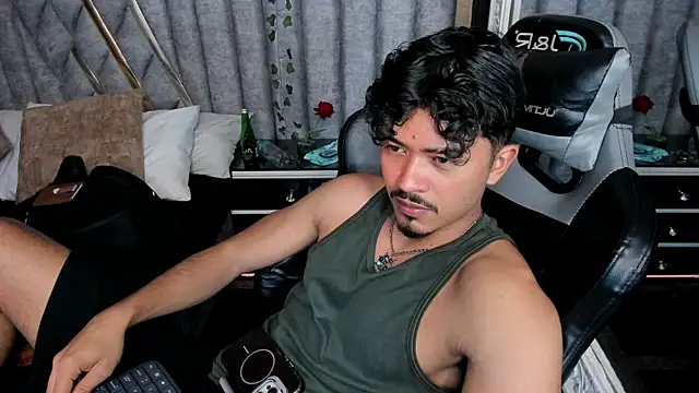 Snapshot of NicolaiKarav chatting on 07.12.26 NicolaiKarav online show from 07.12.26