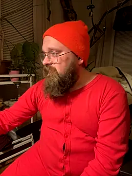 Snapshot of cubflower chatting on 11.25.25 cubflower online show from 11.25.25