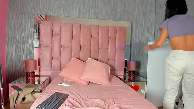 Fernanda Thail online show from 11.28.25