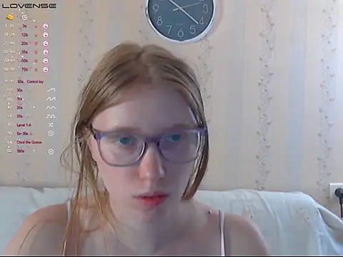 LustfulSarah online show from 10.04.25