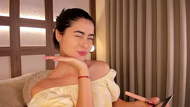 Snapshot of SarhaVega chatting on 02.02.26 SarhaVega online show from 02.02.26