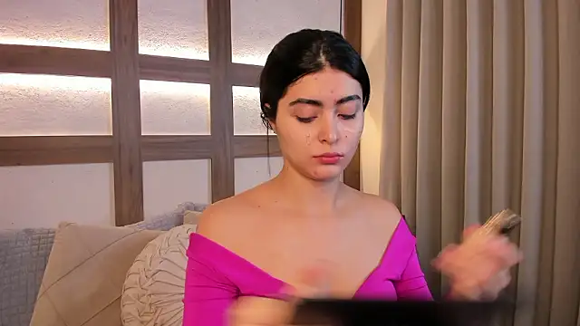 Snapshot of SarhaVega chatting on 02.21.26 SarhaVega online show from 02.21.26