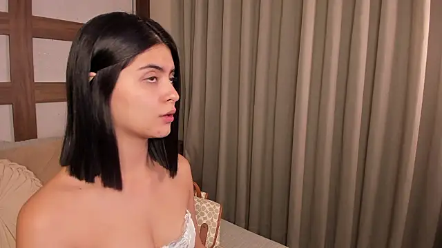 Snapshot of SarhaVega chatting on 02.22.26 SarhaVega online show from 02.22.26