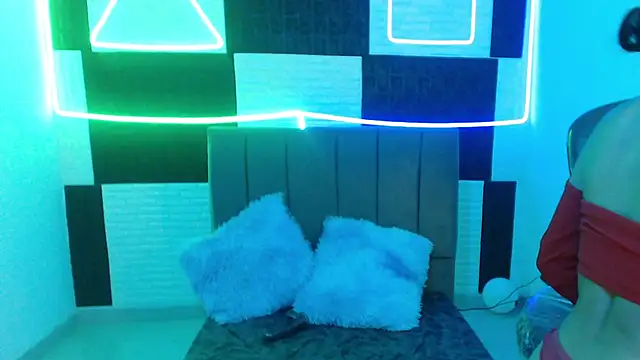 Snapshot of bonnie_blue_18 chatting on 12.02.25 bonnie blue 18 online show from 12.02.25