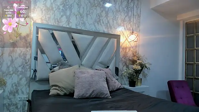 Mysterius Woman online show from 12.05.25