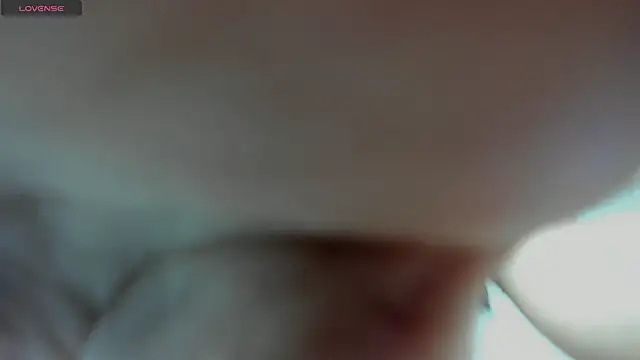 Snapshot of Izelevans chatting on 11.24.25 Izelevans online show from 11.24.25