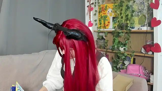 ShanaHearns online show from 11.28.25