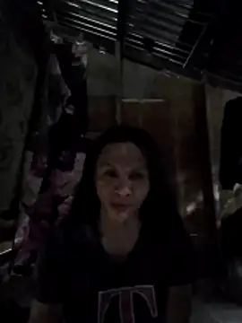 Snapshot of lovelycarla32 chatting on 11.27.25 lovelycarla32 online show from 11.27.25