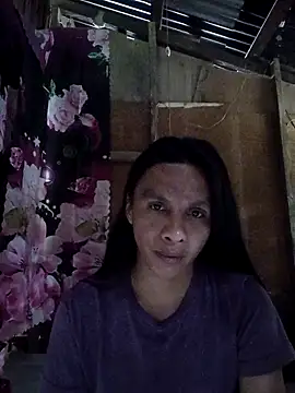 Snapshot of lovelycarla32 chatting on 12.18.25 lovelycarla32 online show from 12.18.25