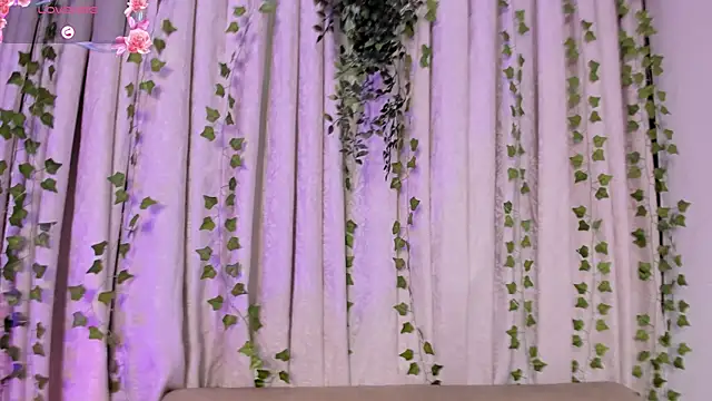 Snapshot of BritneyCortz_ chatting on 11.25.25 BritneyCortz online show from 11.25.25