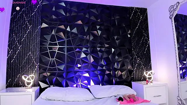 BritneyCortz  online show from 04.16.26