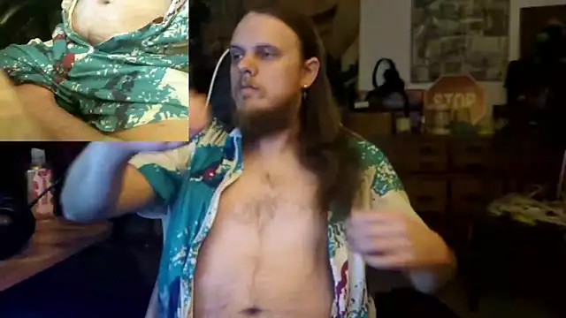 Snapshot of watchmegamer chatting on 11.24.25 watchmegamer online show from 11.24.25