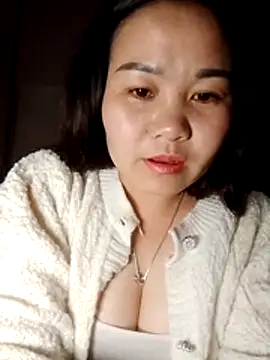 Snapshot of One-two22 chatting on 11.28.25 One-two22 online show from 11.28.25