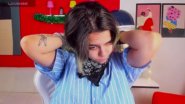 LiraBelle online show from 12.19.25