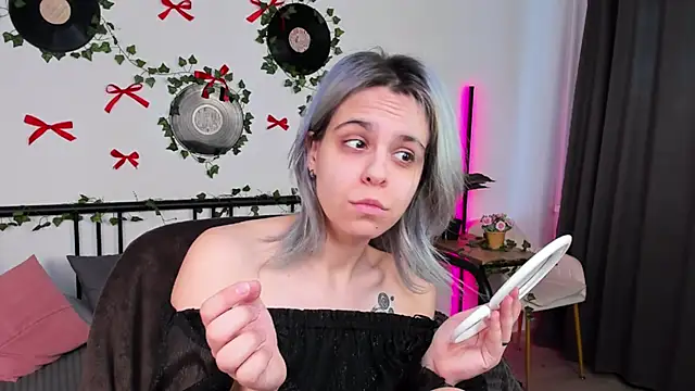 LiraBelle online show from 04.16.26