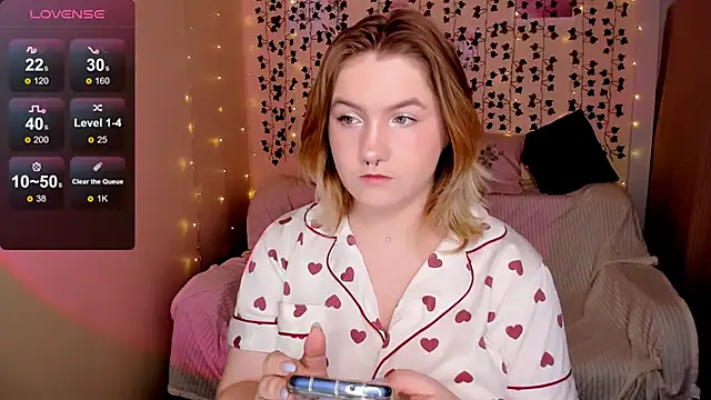 Snapshot of lovelyy_julia chatting on 11.29.25 lovelyy julia online show from 11.29.25