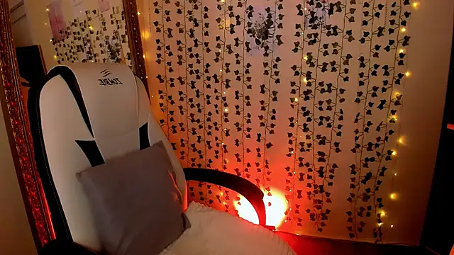 Snapshot of lovelyy_julia chatting on 03.05.26 lovelyy julia online show from 03.05.26